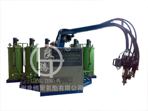 六組份保齡球發(fā)泡機(jī)